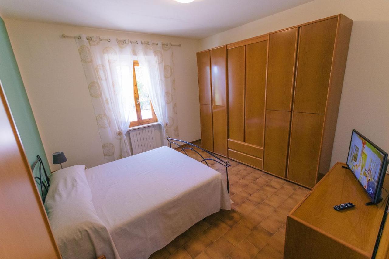 Podere La Vignata Toiano Esterno foto